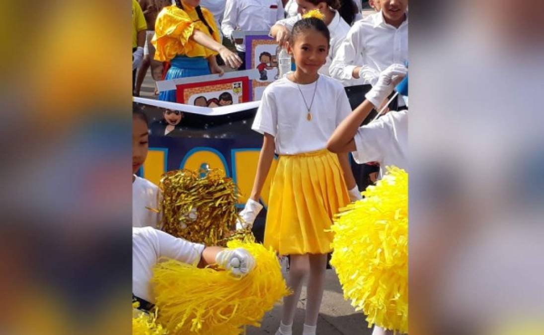 La bella Allison Valeria Ayala Mendoza, integrante del grupo de pomponeras de la Escuela e Instituto Bilingüe Del Valle.