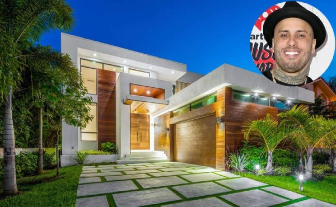 El cantante compró una mansión en Palm Island en Miami Beach por $3.4 millones que cuenta con todos los lujos necesarios para una estrella.