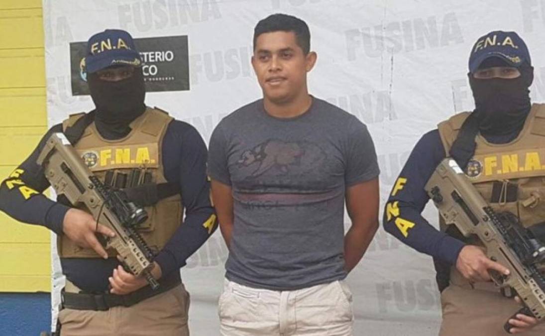Miembros de la Fuerza Nacional Antiextorsión (FNA) dieron captura a un arbitro de la Liga Nacional por el supuesto delitor de extorsión en La Ceiba. El detenido corresponde al nombre de Gerson Rolando Almendárez Canales (29), quien es un árbitro federado de la Liga Nacional.