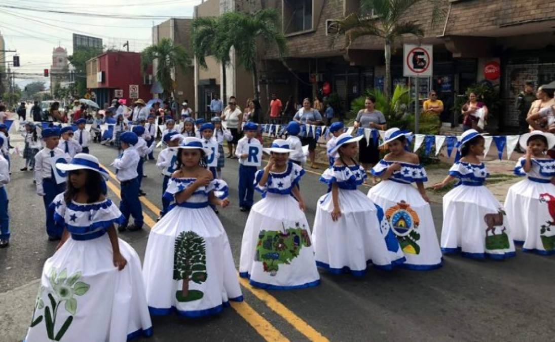 Calles principales y de colonias en distintas ciudades fueron cerradas para que los niños marcharan por las calles.