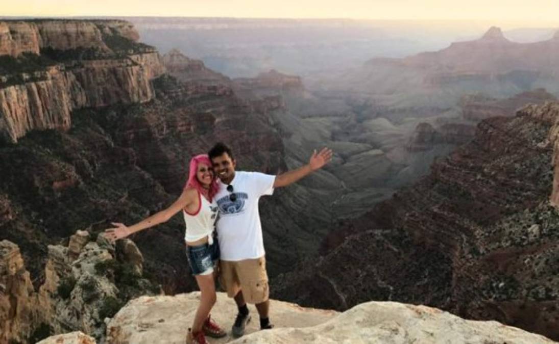 El 5 de noviembre del 2018 una pareja murió al caer en un abismo en el parque Yosemite, de California, supuestamente mientras tomaban una selfie. <br/><br/>La pareja, que vivía en Estados Unidos, era entusiasta de los viajes y tenían un blog llamado 'Holidays and HappilyEverAfters' que relataba sus aventuras.