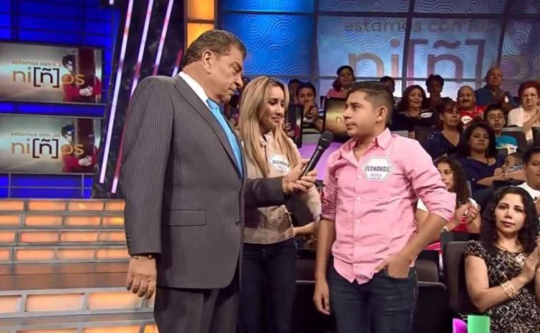 Sábado Gigante se estrenó en Chile, con el nombre de “Sábados Alegres” y “Show Dominical”, posteriormente se le cambió el nombre.