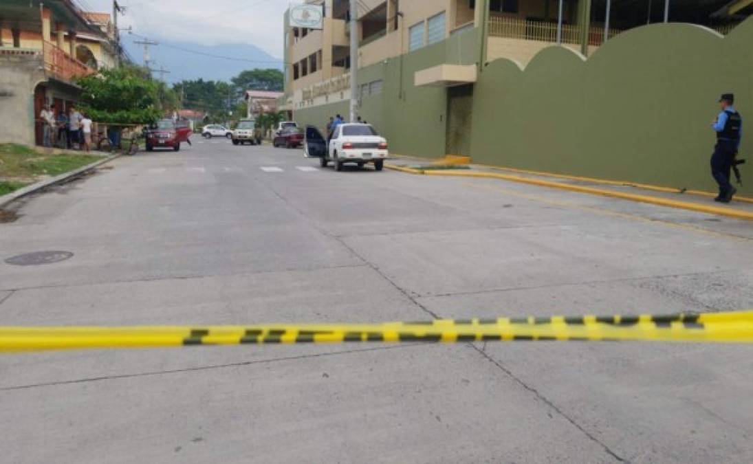 El pastor viajaba como de costumbre a la escuela para dejar a la última de sus tres hijas.