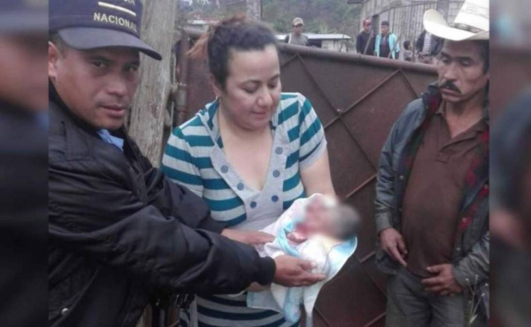 Un niño recién nacido fue hallado abandonado este martes en el municipio de San Agustín, Copán, zona occidente de Honduras, expuesto a bajas temperaturas, después de que fuera lanzado por un hombre que montaba a caballo. El hallazgo del infante fue realizado por vecinos que dieron parte a las autoridades de la Policía Nacional de ese sector, después de que escucharan el llanto del pequeño. 'En el barrio de San Agustín, Copán, en un solar baldío se encontró un niño recién nacido abandonado. De inmediato se realizó el traslado hasta el centro de salud Sara López', indicó la Policía en un comunicado.