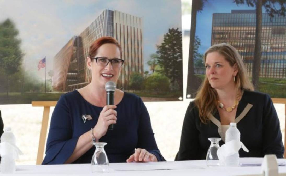 En la ceremonia, la encargada de Negocios de EEUU, Heide B. Fulton, expresó que dicha edificación es una muestra de duradera amistad e importante alianza bilateral.