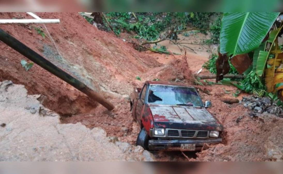 Mientras tanto continúan incomunicadas varias aldeas en el municipio de Arizona por el desbordamiento de ríos, así como de la Cuenca del Cangrejal por la crecida del Río Viejo que sobrepasó el vado.