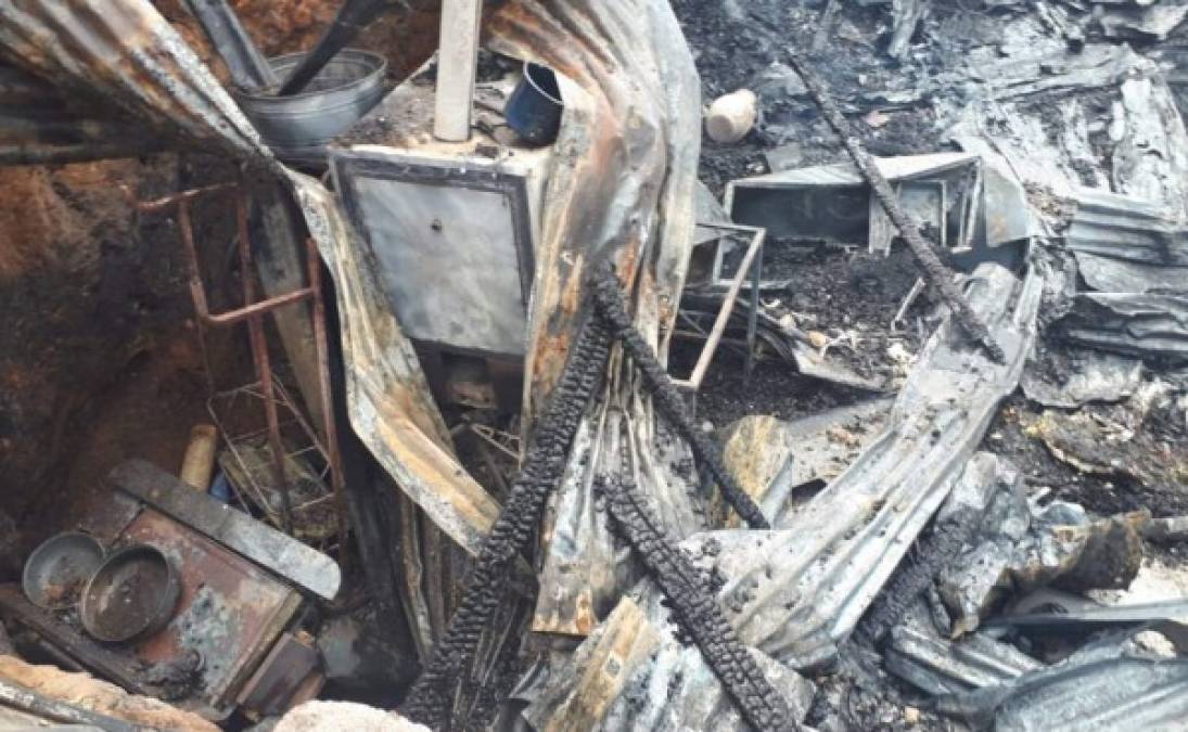 Las casas estaban construidas con lámias de zinc y madera, por lo que el fuego arrasó con todo.