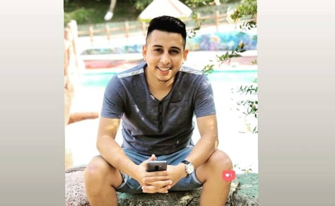 El joven sampedrano impactó contra un vehículo de la empresa recolectora de desechos sólidos de la ciudad en horas de la madrugada y al parecer dio varias vueltas en la carretera, provocándole la muerte.