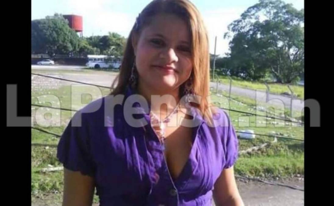 Una joven identificada como Lixi Cruz fue tiroteada la tarde de este sábado cuando se encontraba atendiendo su caseta de venta de golosinas en el barrio Alvarado de La Ceiba, tras la balacera los familiares la llevaron de emergencia a un centro asistencial pero fue imposible salvarle la vida. La ahora occisa recibió unos 13 disparos de arma de fuego que le dañaron órganos vitales del cuerpo. Según personas que se encontraban en la zona, varios individuos ingresaron al negocio y al observarla le dispararon para después huir con rumbo desconocido en un vehículo turismo.