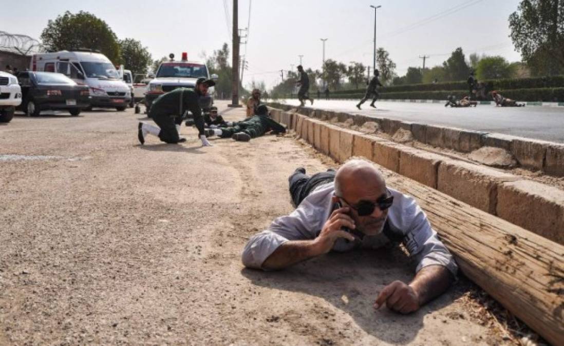 El atentado, calificado de 'terrorista' por las autoridades iraníes, que acusaron a un 'régimen extranjero' apoyado por Washington de estar detrás, tuvo lugar en Ahvaz, la capital de la provincia de Juzestán, con mayoría de población árabe.