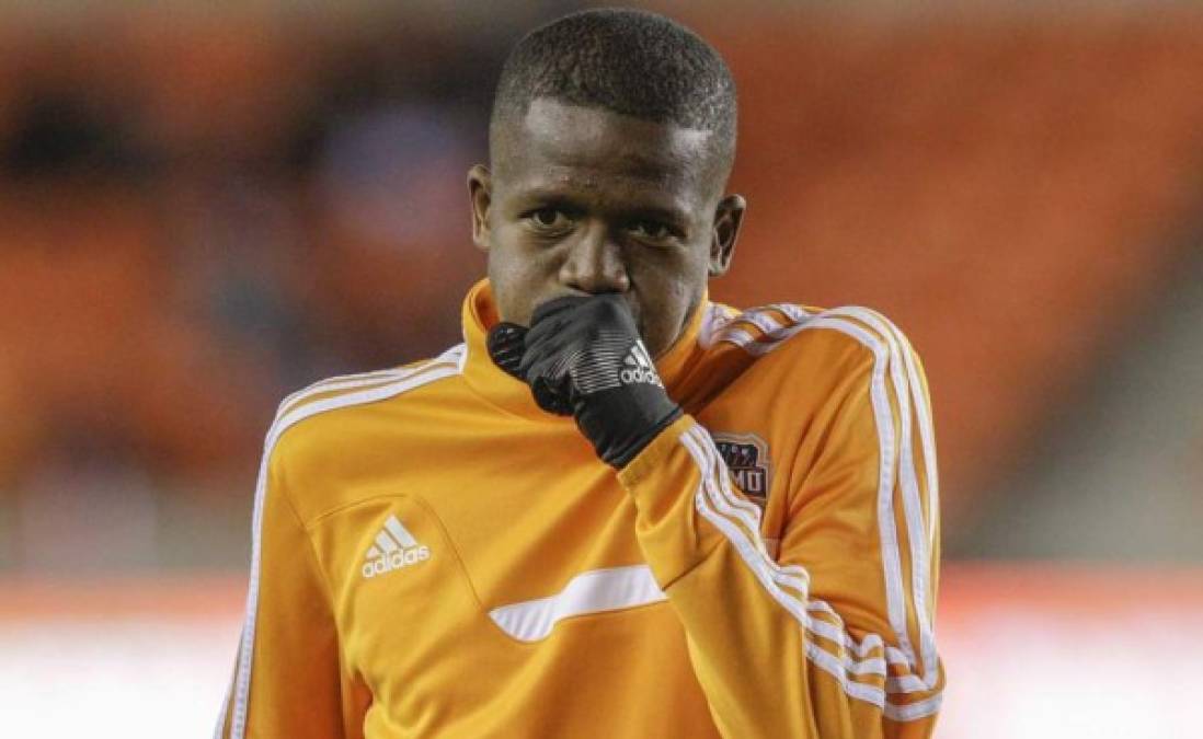 Boniek García: Pese a que el Houston Dynamo anunció que no iba a renovar el contrato del hondureño, todo apunta a que podría seguir en el equipo de la MLS. Aunque en el Olimpia no descartan que vuelvan.