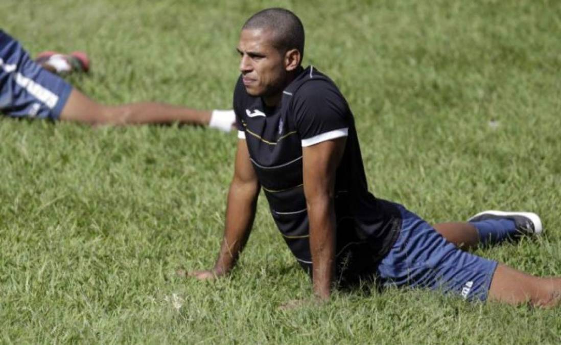 El refuerzo que ya está confirmado en el Motagua es Eddie Hernández, quien estuvo trabajando unos días con el equipo antes de que se jugara la finalísima ante Platense. El delantero está listo para comenzar su tercer período con las Águilas Azules.