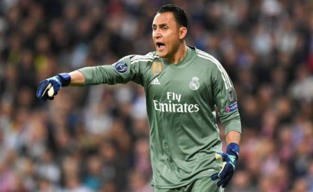 Y hablando de salidas, medios señalan que el tico Keylor Navas estaría meditando irse del Real Madrid en enero ya que ha sido relegado al banco de suplentes por Courtois.