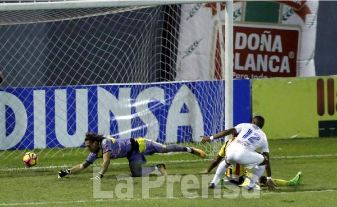 La jugada del autogol de Wilfredo Barahona que dio la victoria al Olimpia.