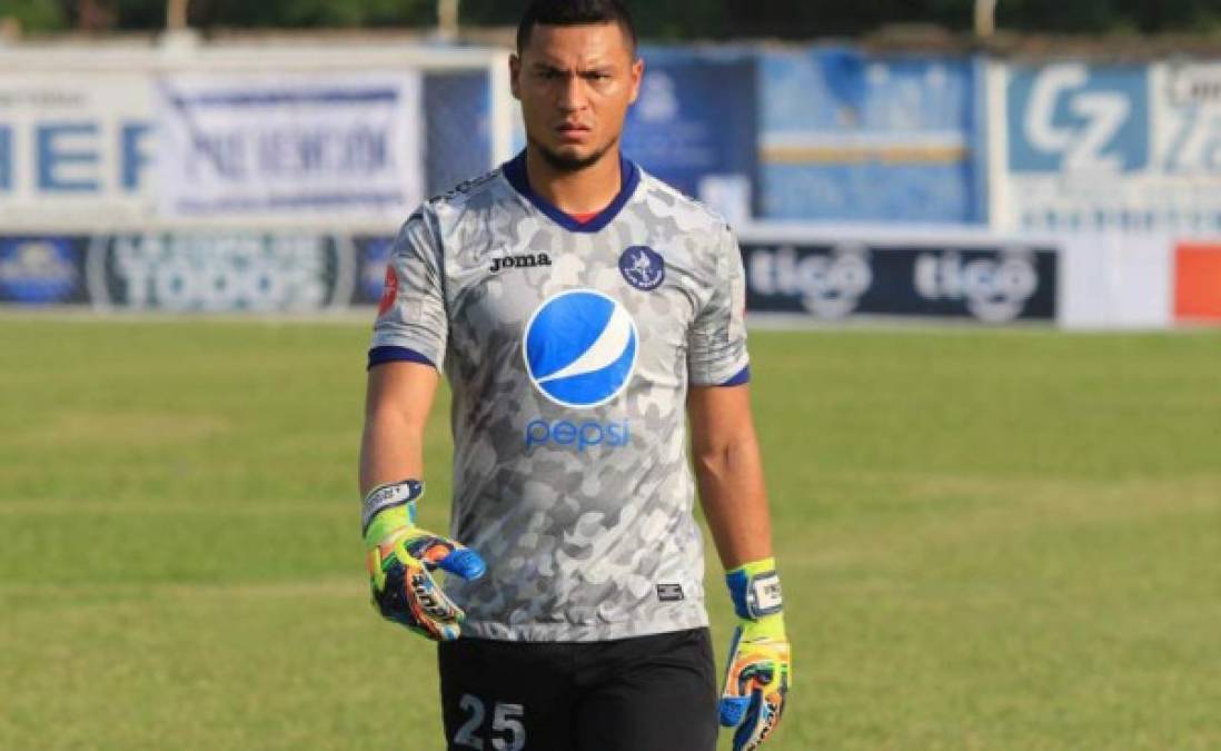 Marlon Licona: El portero finalizó su contrato con Motagua y señaló que espera llegar a un acuerdo para seguir con los azules. 'Nunca he tenido problemas para arreglar con el equipo, tengo la confianza del entrenador, eso ayuda para resolver cualquier impase', señaló.