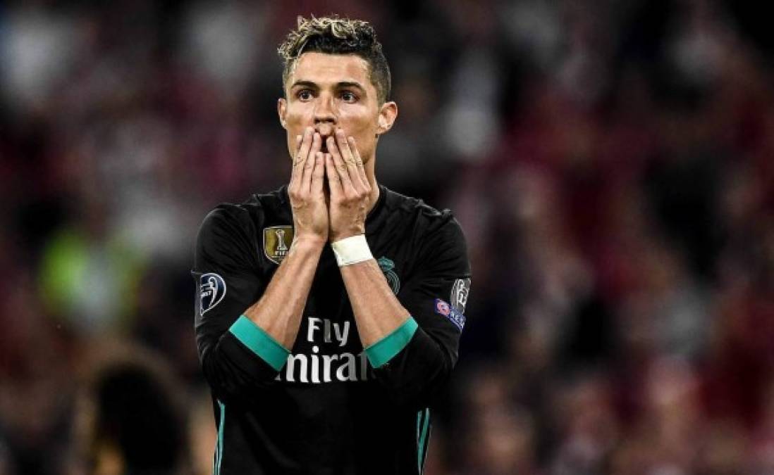 Cristiano Ronaldo no pudo anotar pero le dio trabajo a la defensa del Bayern.