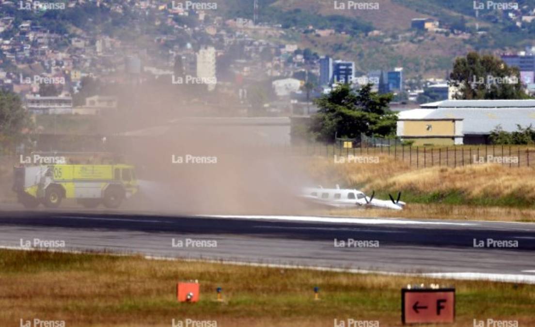 Inmediatamente el Cuerpo de Bomberos roció espuma aislante para evitar que se desatara un siniestro.