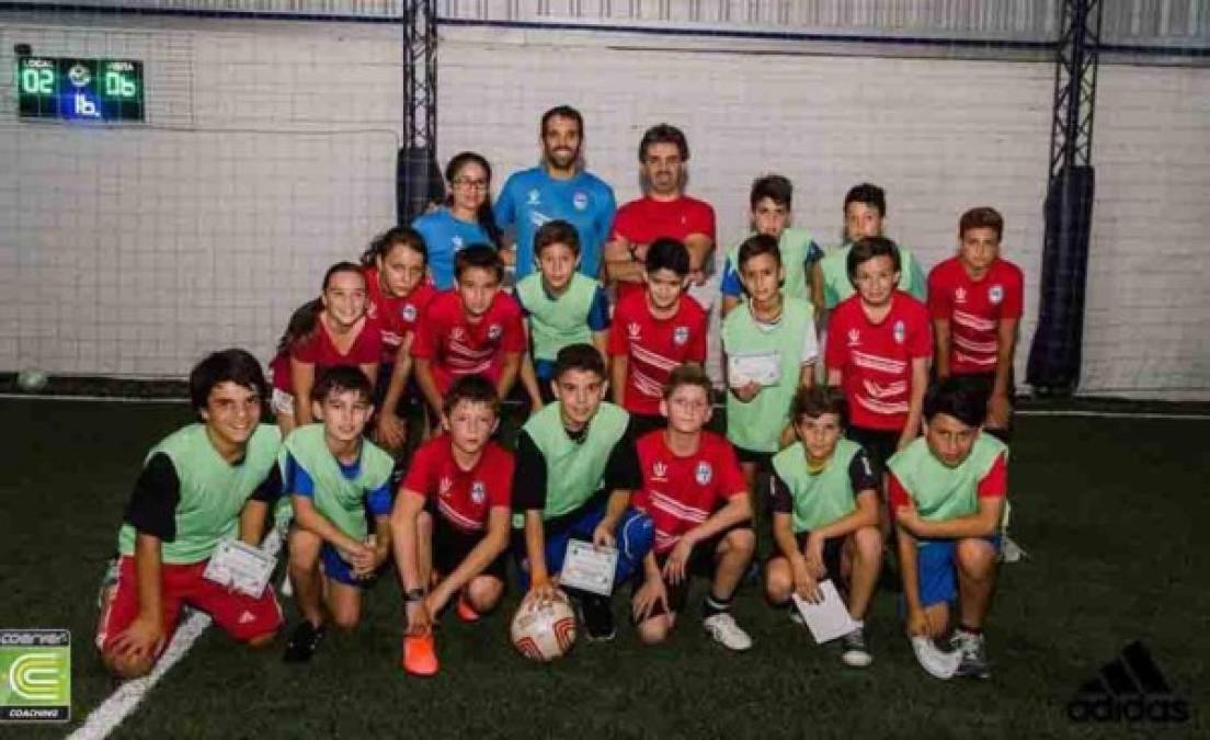 Nicolás sigue jugando fútbol amateur en su país, pero también ha abierto una escuela de este deporte y es aquí donde aparece el recuerdo de Honduras.