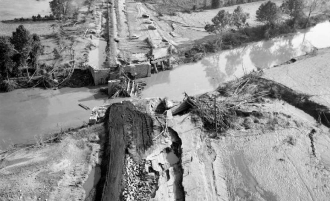 El 17 de agosto de 1969 el huracán Camille azotó al estado de Mississippi, Estados Unidos, donde causó daños catastróficos, dejó un saldo de 259 fallecidos y pérdidas materiales que ascendieron los 1,420 millones de dólares.<br/>