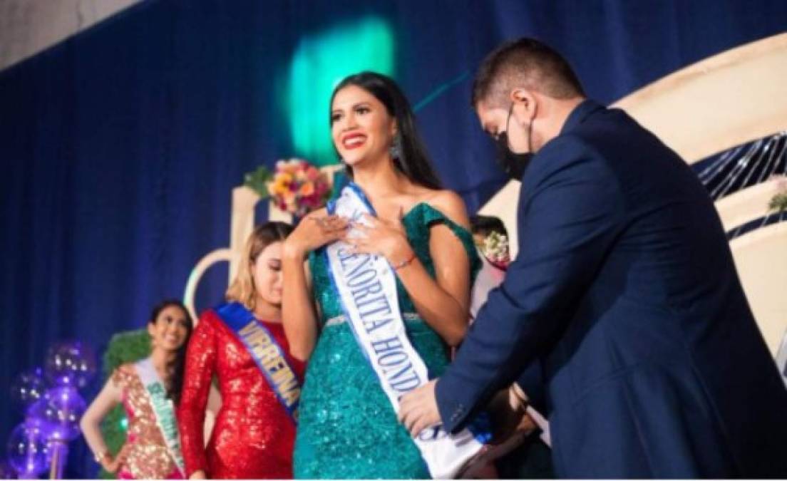 La bella representante del departamento de Olancho, Cinthia Enríquez con tan solo 21 años de edad es la nueva soberana de la belleza que se coronó como Señorita Honduras 2021.