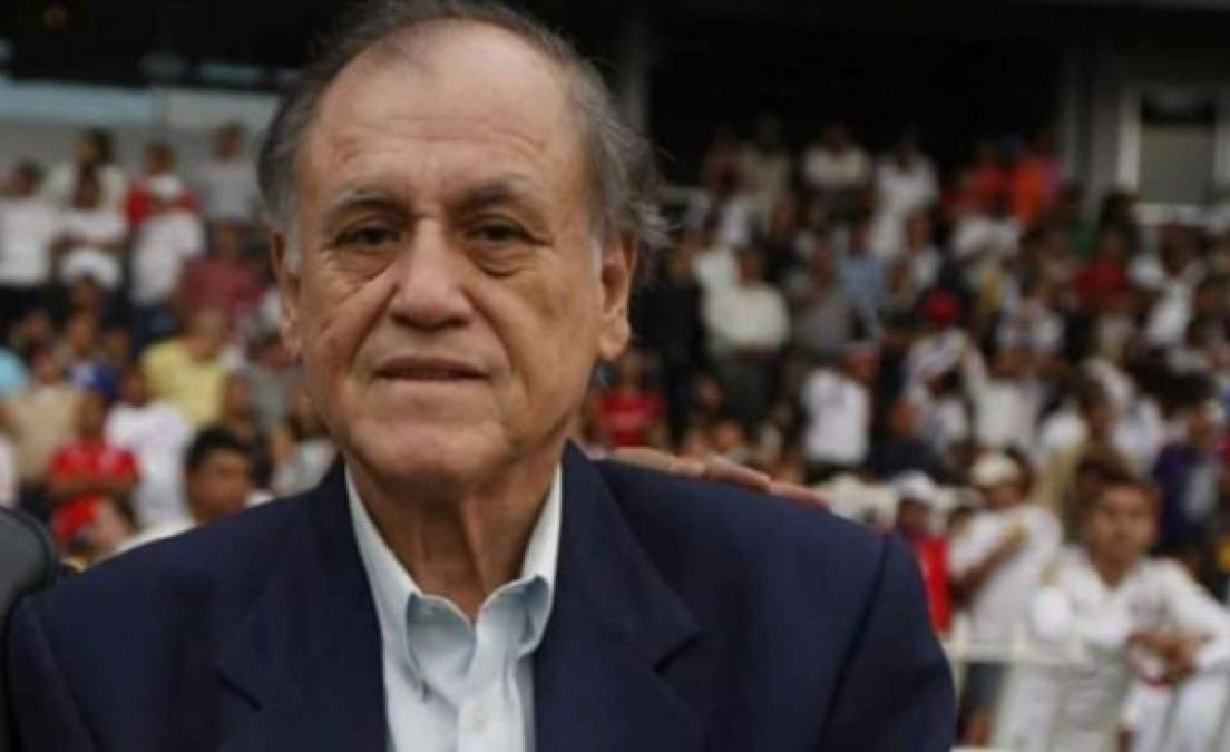 Inició su aventura como estratega en el Motagua en el torneo 1969-1970 y su último club fue Universidad Pedagógica Francisco Morazán (Apertura 2014).