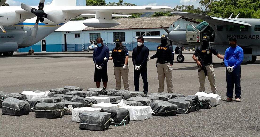 Más de 12 años de cárcel para dos traficantes de 901 kilos de cocaína