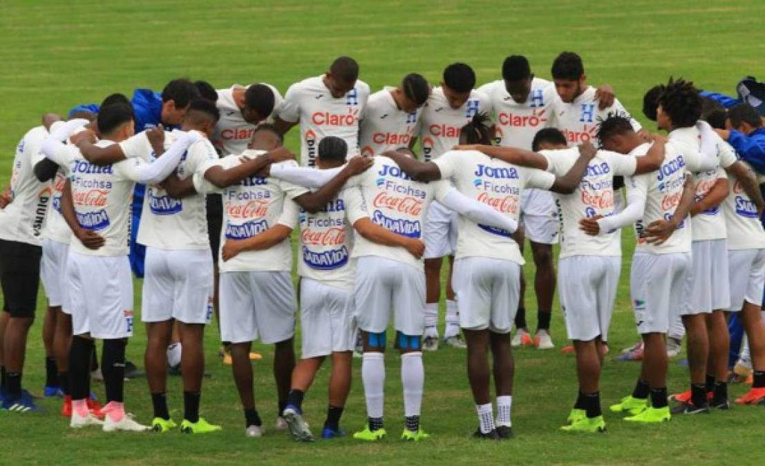 La selección de Honduras se enfrenta este martes a Chile en el etadio Germán Becker de la ciudad de Temuco. La Bicolor llega este motivada a este duelo tras vencer a Panamá. Habrán sorpresas en el 11 titular de la Bicolor.