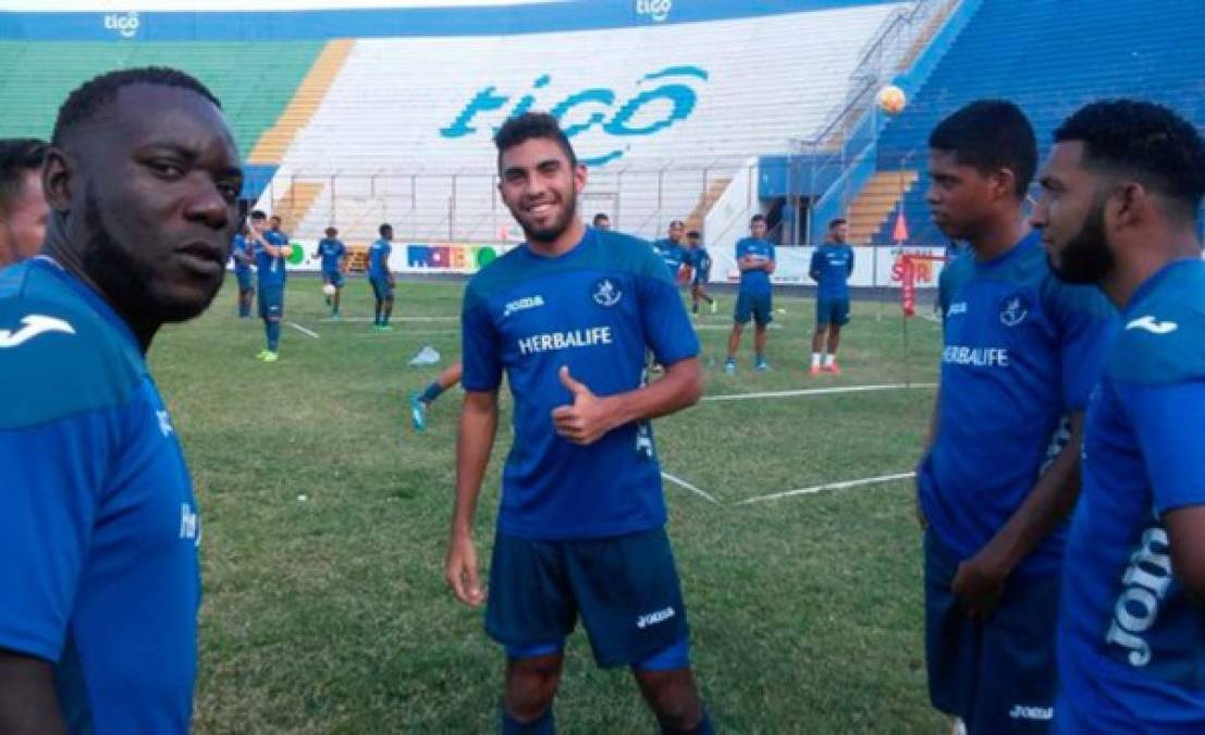 Motagua: Diego Väzquez estudiará si es posible prestar a algunos futbolistas jóvenes que no hayan tenido mucha participación este torneo como Foslyn Grant (foto), Joshua Nieto y Denil Maldonado.