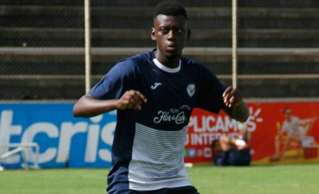 Marel Álvarez: Defensor hondureño de 26 años de edad que realiza prueba en Motagua. El zaguero ha hecho su carrera en Nicaragua en donde ha jugado en clubes como el Managua, Diriangén, Real Madriz.