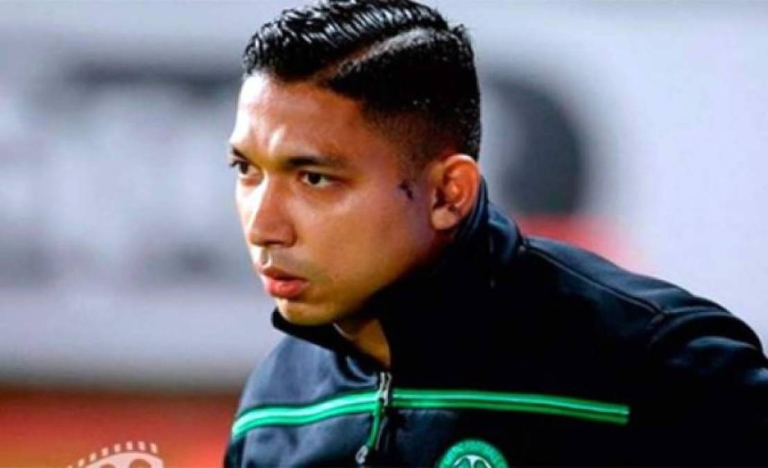 Emilio Izaguirre no la está pasando nada bien en el Celtic Glasgow de Escocia. El defensa hondureño vive uno de los peores inicios de temporada en su carrera con los 'Hoops' y aunque parezca increíble todavía no ha debutado de manera oficial en esta campaña, tanto como en la Liga escocesa como en la fase de grupos de la UEFA Champions League.