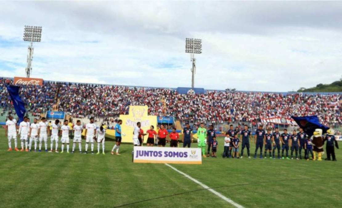 El clásico Olimpia vs Motagua dará inicio este sábado a partir de las 7:30 PM en el estadio Nacional de Tegucigalpa. Será una batalla de poder a poder, lo podrás ver por Telecadena 7/4.