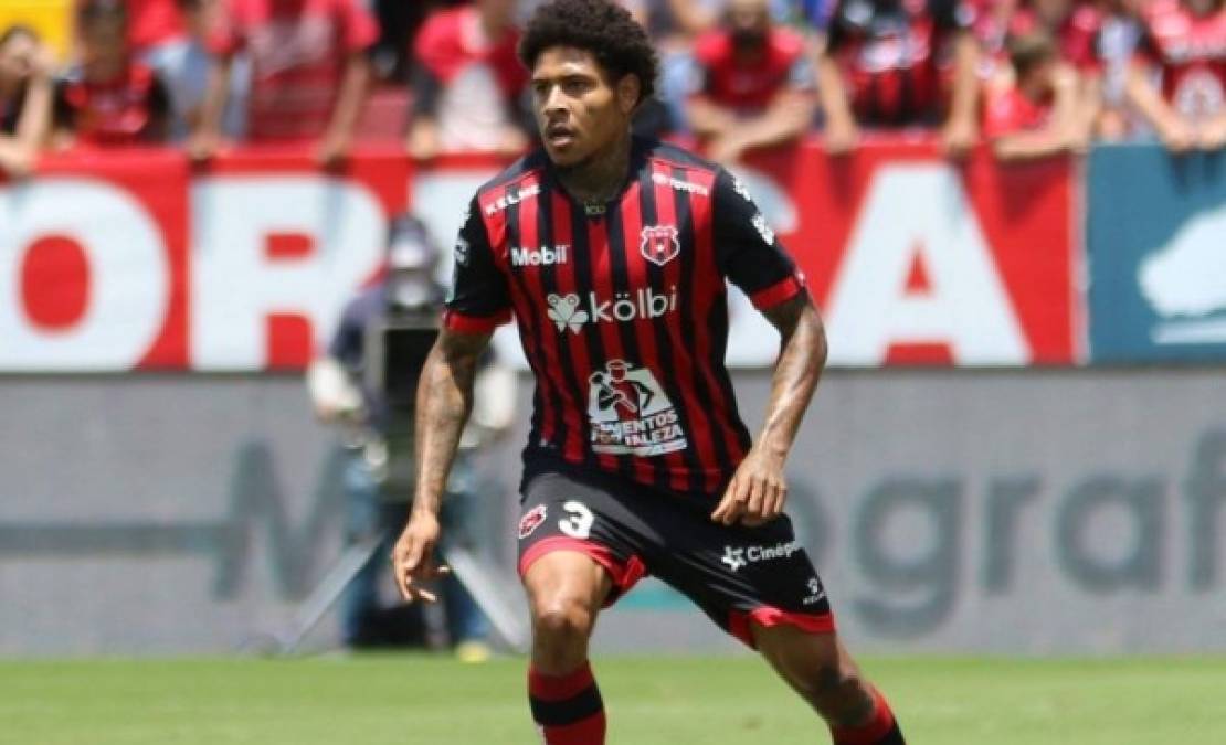 El jugador hondureño Henry Figueroa fue atacado a tiros la noche de este domingo en Tegucigalpa, capital de Honduras. Afortundamente el defensor salió ileso. Tras la noticia, la prensa a nivel mundial se refirió al caso y especialmente se han pronunciado en Costa Rica.