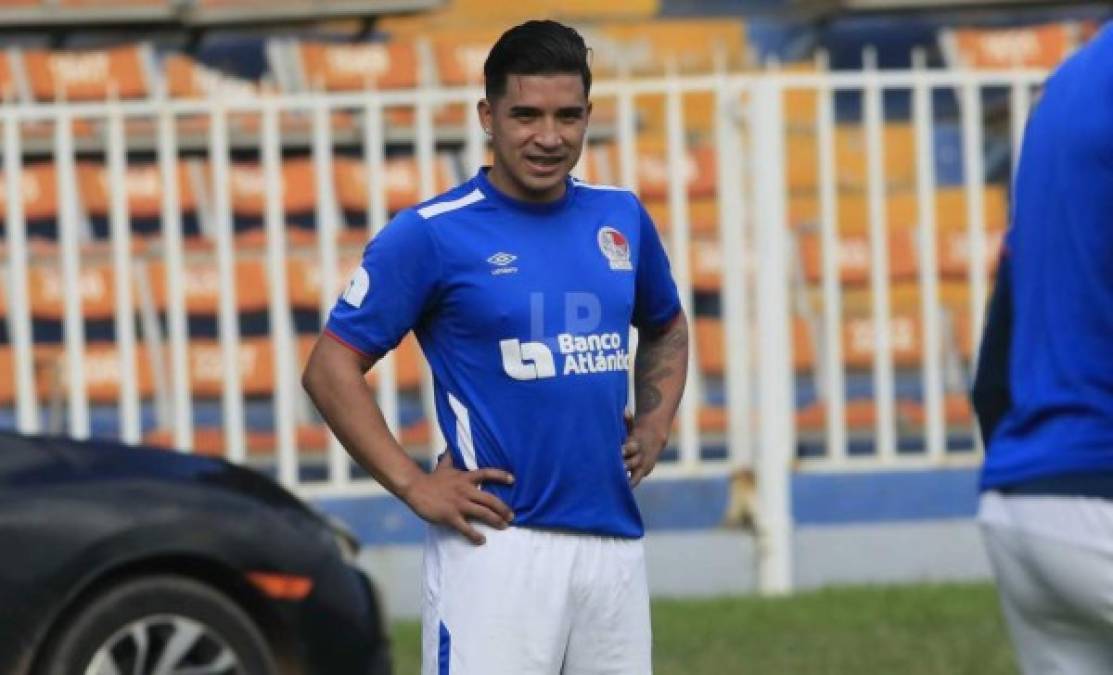 Michaell Chirinos: Regresó para esta temporada y estará en la zona ofensiva del Olimpia ante Alianza.