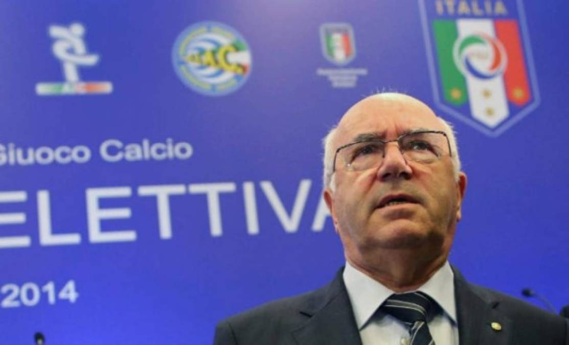 El presidente de la Federación Italiana de Fútbol (FIGC), Carlo Tavecchio, ha renunciado a su cargo este mismo lunes, una semana después de que la selección nacional no se clasificara para la fase final del Mundial de Rusia