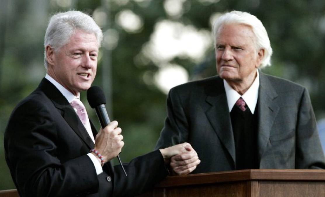 El influyente pastor evangélico estadounidense Billy Graham, consejero espiritual de una docena de presidentes de su país, murió a los 99 años, informó este miércoles su fundación.