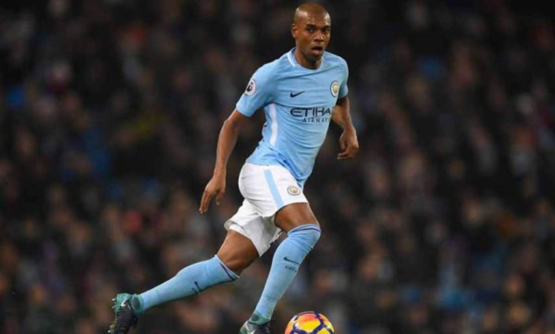 Fernandinho: El Manchester City andaría en busca del reemplazo del volante.