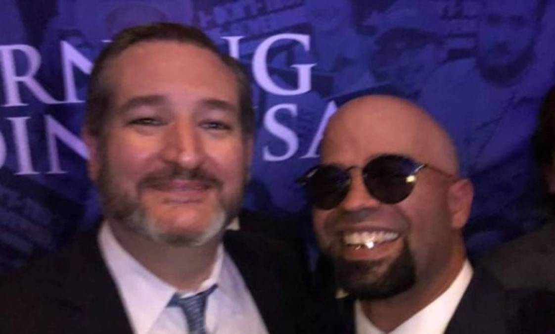 El presidente de los Proud Boys también se fotografió con el senador republicano de Texas, Ted Cruz.