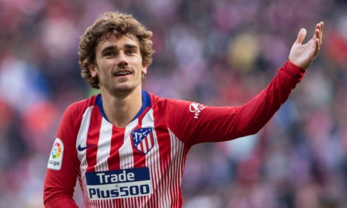 Al Barcelona le ha salido un duro competidor por Griezmann. En Francia aseguran que el PSG buscará el fichaje del delantero francés quien ya anunció que dejará el Atlético de Madrid a final de la temporada. El favorito en hacerse con los servicios de Griezmann es el Barça, pero el Paris Saint Germain no lo descarta ni renuncia a ficharlo. Y, según informa la Cadena COPE, el Bayern Múnich también se ha puesto en contacto con el entorno del jugador francés.