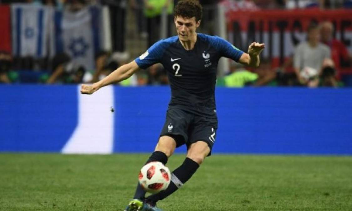 En Francia ya colocan a Benjamin Pavard en el Bayern de Múnich. El lateral del Suttgart también ha sonado para el Barça que habría descartado su fichaje.