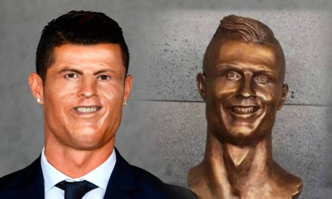 Cristiano Ronaldo, delantero del Real Madrid, fue inmortalizado en el aeropuerto de Madeira, que desde ahora lleva su nombre, con esta representación de su cabeza y las burlas no se han hecho esperar en las redes sociales.