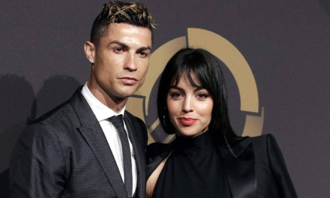 Cabe señalar que Cristiano Ronaldo tiene un noviazgo de aproximadamente 2 años con la española Georgina Rodríguez, tras la demanda de la brasileña el crack portugués ha explotado.