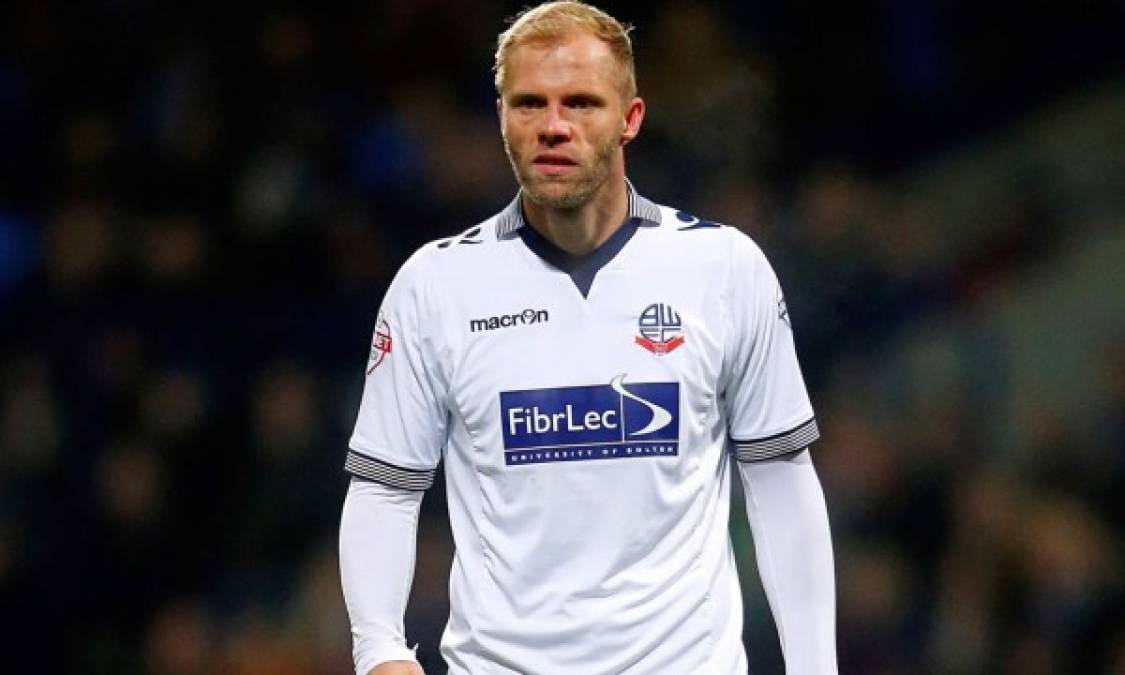 Eidur Gudjohnsen (37 años) Shijiazhuang Ever Bright (China).