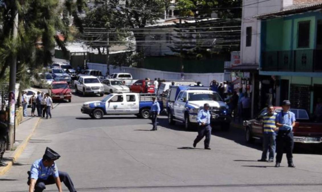 La muerte de un supuesto asaltante de un camión repartidor de refrescos fue captada en video y publicado en YouTube. En el video aficionado se muestra el momento en que un supuesto asaltante es abatido tras asaltar -ayer martes- un camión repartidor de refrescos en el barrio La Pagoda de Tegucigalpa.
