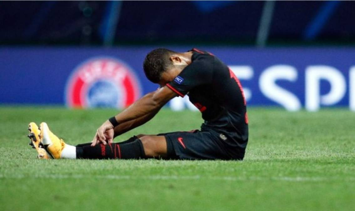 El brasileño Renan Lodi del Atlético no pudo contener las lágrimas al final del partido.