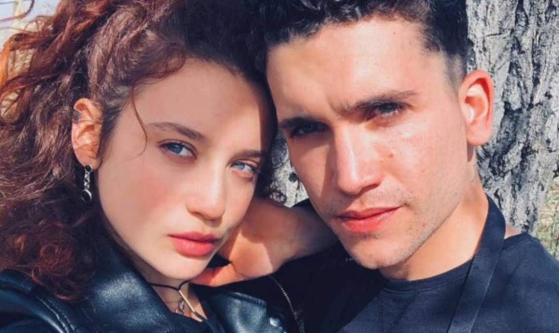 7. Pareja en la vida real<br/><br/>Después de trabajar juntos en 'La Casa de Papel' y 'Élite', acabó surgiendo el amor entre María Pedraza y Jaime Lorente. Precisamente en la serie adolescente los actores protagonizaron tórridas escenas de sexo viviendo un apasionado romance a lo largo de la primera temporada. La química entre ellos acabó traspasando la pantalla y comenzaron su relación tras el rodaje. <br/><br/>