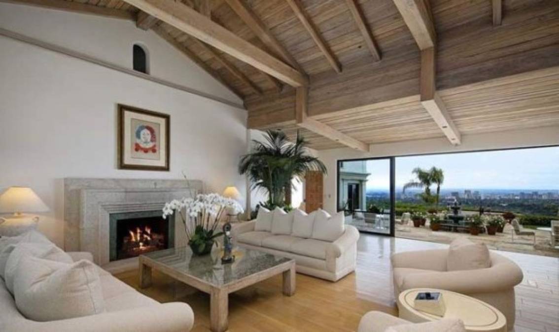 Así es el interior de la mansión que decidió comprar LeBron James en Los Angeles.