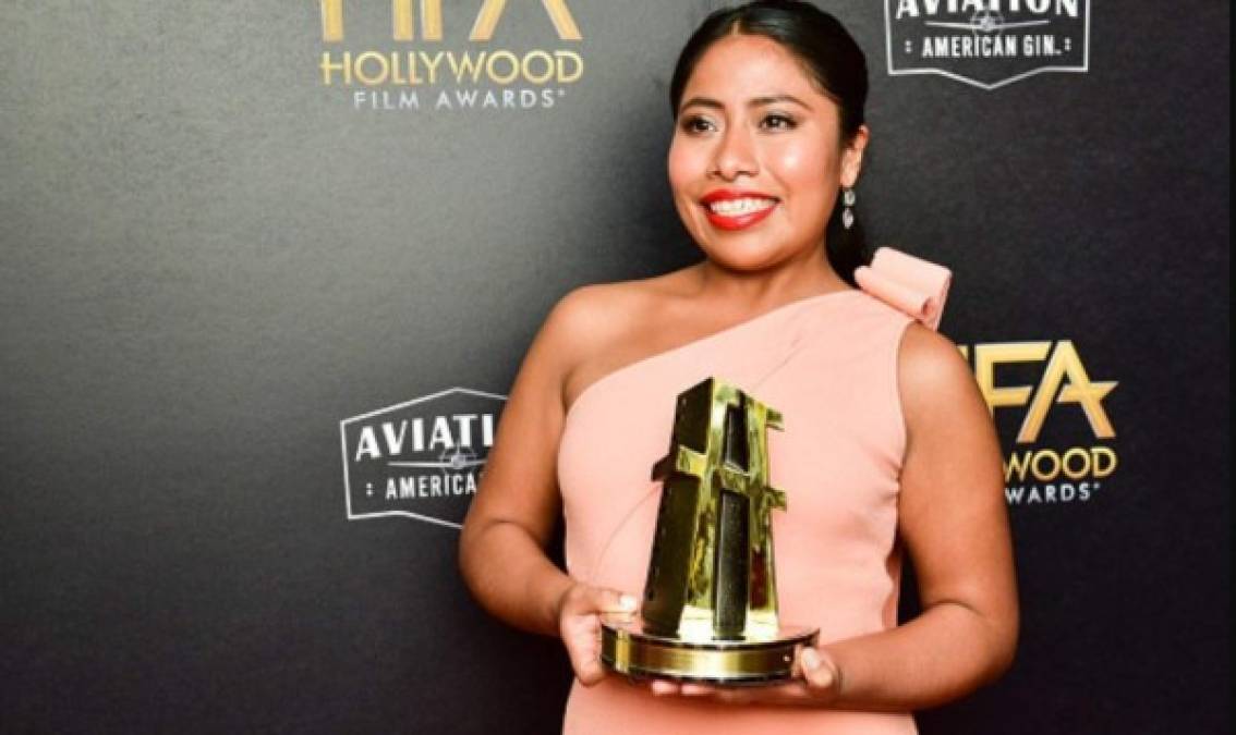 Pese a que Yalitza Aparicio acaba de iniciar su carrera como actriz, ya fue reconocida por Hollywood Film Award por su participación en la película Roma.<br/><br/>