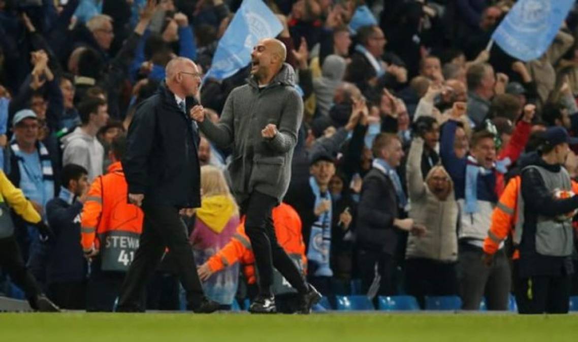 Pep Guardiola, en el momento que celebraba el gol de Sterling que daba la clasificación al City.