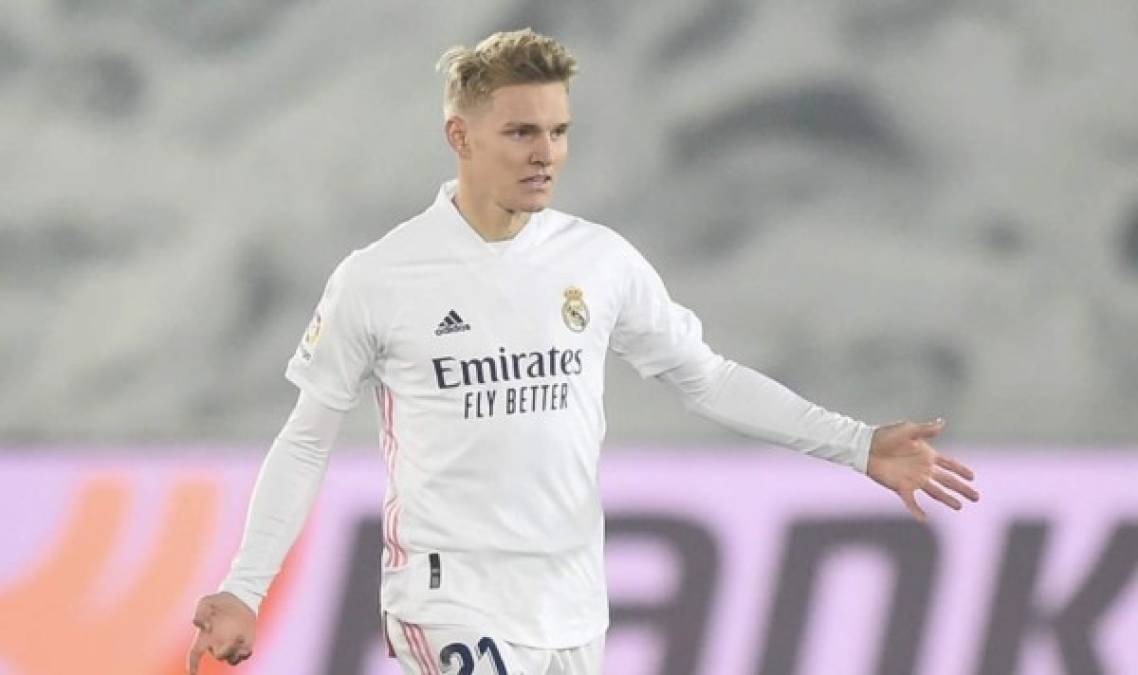 Martin Odegaard - El centrocampista noruego requiere minutos y en el Real Madrid no los está encontrado. Por ello, ha buscado su salida y ya ha encontrado su destino, siendo finalmente el Arsenal el que, a falta de oficialidad, se lleva al joven jugador que no cuenta para Zidane. Solo falta que se haga oficial.