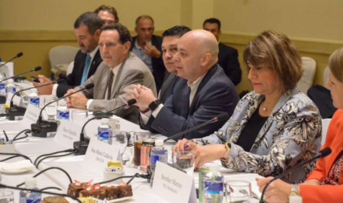 El fiscal general Óscar Chinchilla también participó de las reuniones con los congresistas de Estados Unidos en un hotel capitalino.